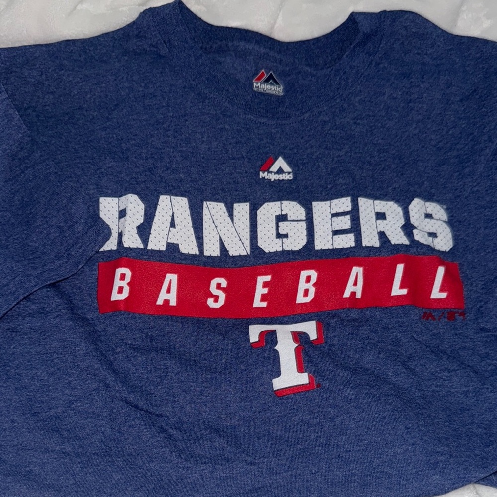 Majestic Rangers Baseball Tee - Blue and Red. Size L